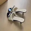 Sandalias Transpirables y Hermosas Que No Cansan Tus Pies, Nuevo Estilo Verano 2026, Talla Grande, Moño, Chanclas de Tacón Alto Estilo Chanel sin Cierre