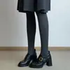 Versión de piel de vaca mocasines de tacón alto para mujer hebilla de cuero punta redonda tacón grueso estilo británico zapatos pequeños de cuero slip-on suela gruesa zapatos de vestir