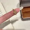 Novo Anel Minimalista Estilo Coreano com Flores e Pedras de Diamante para Mulheres, Nicho de Alta Qualidade Personalizado Moda Luxo Leve Ajustável Aberto