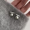 Pendientes de lujo ligeros con clip de perla gris y circonita, sin orejas, diseño de nicho, personalidad retro avanzada, sencillos y combinables con todo.