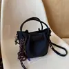 Bolso de Hombro Individual de Textura de Alta Calidad a la Moda para el Trabajo Nuevo Otoño 2026 Versátil Bolso Cubo Elegante Bolso de Mano Cruzado de Moda