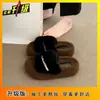 Pantuflas de Algodón de una Correa de Moda Nuevas Otoño e Invierno 2025 Pantuflas Peludas Elegantes de Suela Gruesa para Aumentar la Altura para Mujeres para Uso en Exteriores
