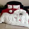Conjunto de Roupa de Cama de Quatro Peças em Algodão Puro de Fibra Longa 100S Estilo Francês Levemente Luxuoso com Bordado Festivo, Incluindo Capa de Edredom, Lençol de Cima e Lençol com Elástico