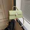 Bolso Cuadrado Pequeño de Gama Alta Elegante Versátil Portátil Bolso Pequeño con Hebilla de Cierre para Mujer 2023 Primavera y Verano Nuevo Bolso de Hombro Cruzado