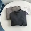 Camiseta de Polar Rayada de Cuello Alto Suave y Lisa, Engrosada y Cálida, Hecha de Terciopelo Alemán, Adecuada como Capa Base, Top Elegante y Juvenil