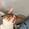 Lentes Miope Fotoquromáticos al por Mayor para Mujer, Color Té con Leche, Cambian de Gris, Lentes de PC de Aspecto Elegante, Se Pueden Equipar con Armazones de Exportación con Receta