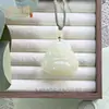 Colgante de Buda de Jadeíta Natural Color Agua Clara Tamaño Grande Raíz de Loto Verde y Blanca Rosa Buda Maitreya Jade de Afganistán Buda Panzudo Adorno Colgante Collar