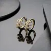 Brincos de Argola Cruzados de Zircônia Transfronteiriços para Homens, Brincos de Argola Lisos, Presilhas de Orelha de Raio, Pingentes de Orelha, Acessórios de Orelha para Mulheres, Amostra de Live do TikTok