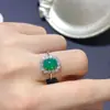 Anel de Opala Verde Natural com uma Pedra Principal Branca de 7*9mm, Prata S925 Acabamento Fino Incrustado Atacado e Varejo