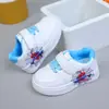 Zapatos Deportivos para Niñas 2026 Primavera Nuevo Estilo Zapatos Pequeños y Medianos para Niños Suela Suave Versátiles Zapatos Blancos para Niños