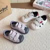 2026 Zapatos Nuevos para Niñas Otoño Superficie de Cuero Zapatos Deportivos Niños Medianos y Grandes Bebé Súper Populares Casual Zapatos Forrest Gump Suela Suave
