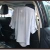 Percha para coche percha para coche respaldo del asiento percha de PU percha de acero inoxidable percha para ropa de coche suministros para autoconducción