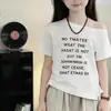 Conjunto Estilo Coreano Preguiçoso 2026 Chique Letra Irregular Ombro a Ombro Manga Curta Camiseta Calça Pantalona Conjunto de Duas Peças Verão