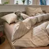 Juego de cuatro piezas a rayas de algodón lavado estilo nórdico minimalista, sábana bajera, sábana encimera, funda de edredón juego de tres piezas para ropa de cama de dormitorio de estudiante