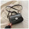 Bolsa Quadrada Pequena de Mão Simples e Elegante para Mulheres, Nova Tendência Verão 2026 Estilo Coreano Casual, Bolsa Feminina de Alto Valor