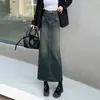 Saia Midi Jeans Europeia de Cintura Alta para Mulheres 2025 Tendência Versátil Novo Estilo Quente Retro Justa ao Corpo Saia Longa Evasê com Fendas