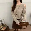 Nueva colección de principios de otoño de 2026: Suéter de punto calado, hombros descubiertos, corte relajado para mujer, con un diseño holgado, ligero y elegante, top de manga larga