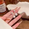 Brincos de Gota Metálicos Foscos Escovados de Luxo Leve de Nicho Brincos de Pérola Versáteis Elegantes Brincos de Tarraxa