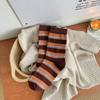 Meias de algodão cano médio listradas flocado outono e inverno, cor de contraste Maillard, meias femininas versáteis casuais com combinação de cores, meias retrô de nicho