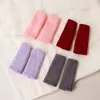 [Solo Muñecas] Calcetines de Lana para Muñecas, Calcetines de Felpa Lindos y de Moda, Adecuados para Pantalones de Muñeca Kitty de Piernas Largas