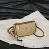 Bolsa transversal feminina 2026 nova moda casual leve versátil bolsa sela com toque de luxo, design estampado