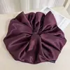 Lindo Scrunchie de Cetim Brilhante com Toque de Luxo, Elástico para Coque Baixo Despojado, Acessório de Cabelo Elegante de Cor Sólida