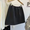 Saia curta de lã cinza em linha A, saia de inverno super estilosa para mulheres, novo modelo 2026, saia bodycon de cintura alta para mulheres baixinhas