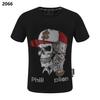 Camiseta de manga corta para hombre de la marca Phillip Plum PP, con cuello redondo y letras perforadas, disponible en AliExpress y Amazon.