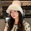 Chapéu de Pelúcia Espesso e Quente com Pom-Pom Outono/Inverno Feminino, Boné Versátil Estilo Bico de Pato Coreano, Turbante para Afinar o Rosto