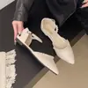 Sandálias femininas versáteis 2025, adequadas para saias, sapatos de tira única com pérolas, sapatos Mary Jane pontudos estilo fada, sapatos de avó