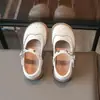 Sapatos Mary Jane estilo retrô francês 2026 para meninas, salto baixo, design de tira única, sapatos pequenos de couro, sapatilhas infantis de alta qualidade