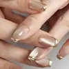 24 Piezas de Uñas Portátiles Estilo Europeo y Americano con Manicura Francesa Simple con Borde Dorado, Pegatinas Removibles para Uñas Postizas