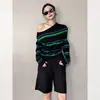 Camiseta Listrada Chique Coreana de Alta Qualidade, Elegante e Única, com Ombro Caído e Manga Longa para o Outono