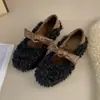 Sapatos de algodão fofos e estilosos estilo coreano para mulheres, nova coleção outono/inverno 2026, com forro de fleece adicionado para aquecimento, apresentando um laço e um design raso e fofo.