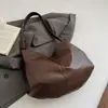 2026 Nova Bolsa de Ombro Feminina Simples Retrô de Grande Capacidade, Bolsa de Couro Macio para Ombro para o Dia a Dia, Bolsa de Mão Versátil e Moderna para Mulheres
