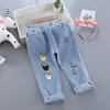 Calças jeans para meninos 2025 primavera e outono novas fabricantes de roupas infantis atacado pequenos e médios meninos estudantes calças infantis