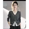 Cardigã de malha estilo coreano com emenda de renda delicada, imitando duas peças, para outono e inverno, tamanho grande para mulheres plus size, gola V, manga longa, modelagem emagrecedora
