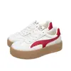 Zapatillas blancas de suela gruesa estilo coreano de moda para mujer, colección de otoño, zapatos casuales de corte bajo, nuevo estilo 2026, cómodos zapatos casuales con cordones