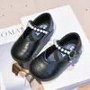 Zapatos de Cuero para Niñas 2026 Otoño Nuevo Estilo Coreano Zapatos de Princesa con Pedrería Suela Suave para Niñas Pequeñas Zapatos Individuales de Boca Baja para Exportación