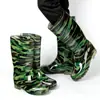 Botas de lluvia de moda gruesas largas impermeables para hombre con suelas de tendón, zapatos de lluvia de camuflaje, botas de caña media de alta gama antideslizantes para hombre
