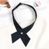 Pajarita Cruzada de Color Puro JK Estudiante Femenina Uniforme Escolar Estilo Preppy Cuello Borgoña Camisa de Flores Uniforme de Licenciatura Lazo