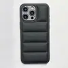 Chaqueta de plumón tridimensional con agujeros finos adecuada para la carcasa del teléfono móvil Apple 15promax iphone13 simple color sólido 12PRO