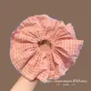 Scrunchie Listrado Rosa Creme Cetim Estilo Ballet para Mulheres, Elástico de Cabelo Versátil, Corda de Cabelo Extra Grande