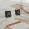 Broche Simples de Trevo de Quatro Folhas em Metal com Concha Madre Pérola Alto Padrão Simples Versátil Acessório para Camisa Terno Suéter