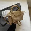 Bolsa Casual de Luxo Leve de Alta Qualidade para Mulheres, Novo Modelo 2025, Bolsa Leve de Nylon Formato Dumpling para Trabalho e Deslocamento, Bolsa Transversal