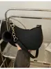 Bolso de Mujer de Color Sólido con Pompón 2025 Invierno Nuevo Estilo Fresco Bolso de Hombro de Fieltro con Hendidura, Bolso Cuadrado Pequeño de Moda de un Solo Hombro