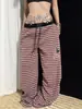 Calça casual listrada estilo retrô americano, unissex, design cleanfit, versátil, com bordado, caimento solto, estilo wide-leg, moderno