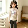 Camiseta de Manga Larga de Peluche para Bebé Niña Otoño/Invierno con Puntos y Cuello Alto Capa Base Nuevo Estampado de Dibujos Animados Top Cálido para Niños