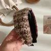 Faixa de Cabelo Trançada Color-Blocking em Fio Estilo Coreano, Presilha de Cabelo Versátil com Coroa Alta e Aba Larga, Nova Faixa de Cabelo para Cobrir para Mulheres