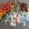 Folhas de salgueiro artificiais de galhos altos para decoração de salão de casamento com tema de floresta, arranjos florais, decoração de fundo, móveis macios de hotel e paisagismo de shopping center